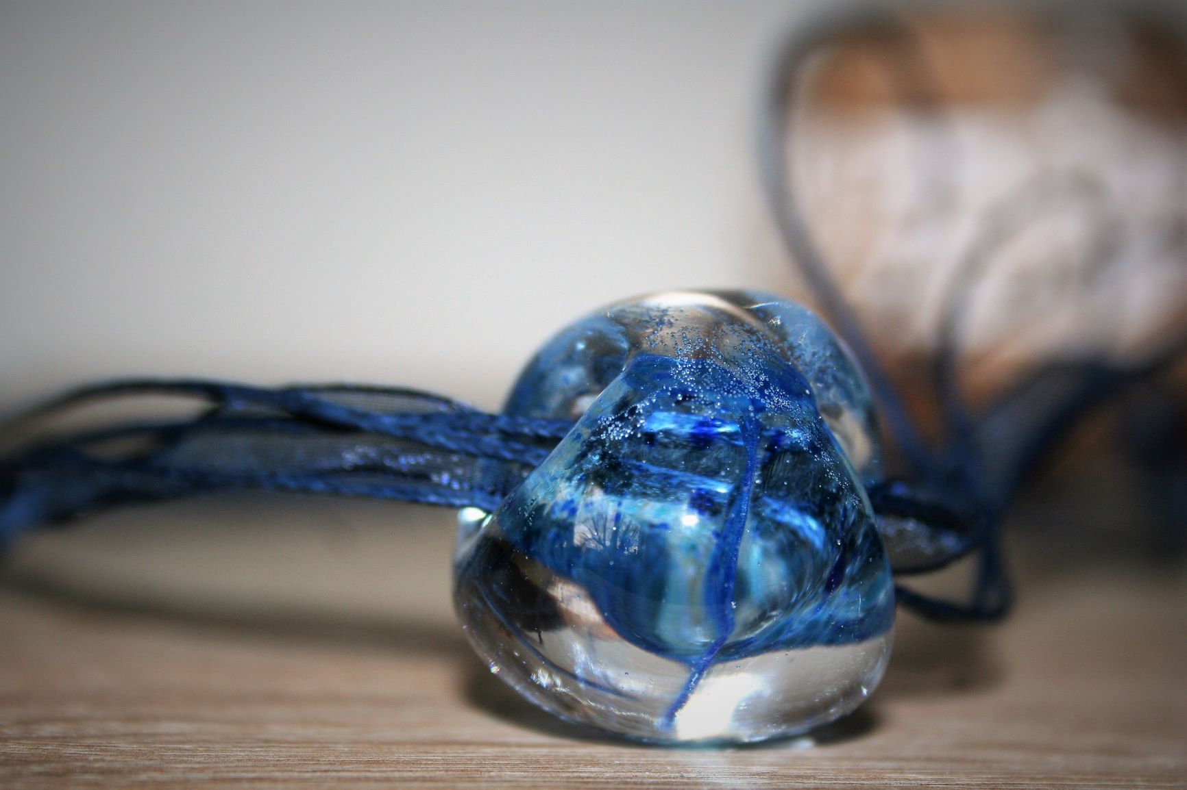 Náhrdelník - modrá skleněná kulička